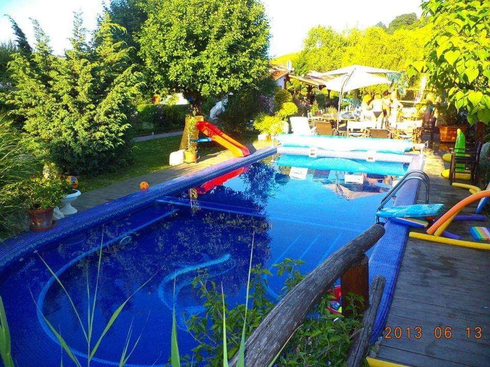 Holiday Vendeghaz Es Szabadidokert Jardanhaza Екстер'єр фото