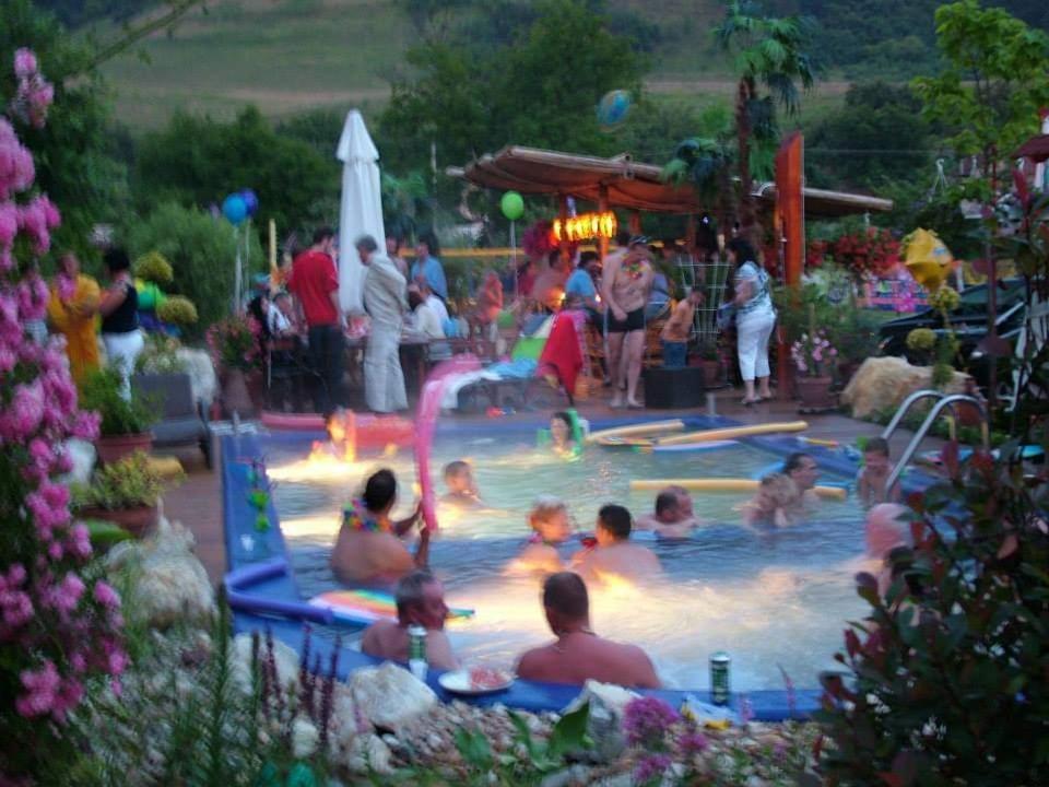 Holiday Vendeghaz Es Szabadidokert Jardanhaza Екстер'єр фото